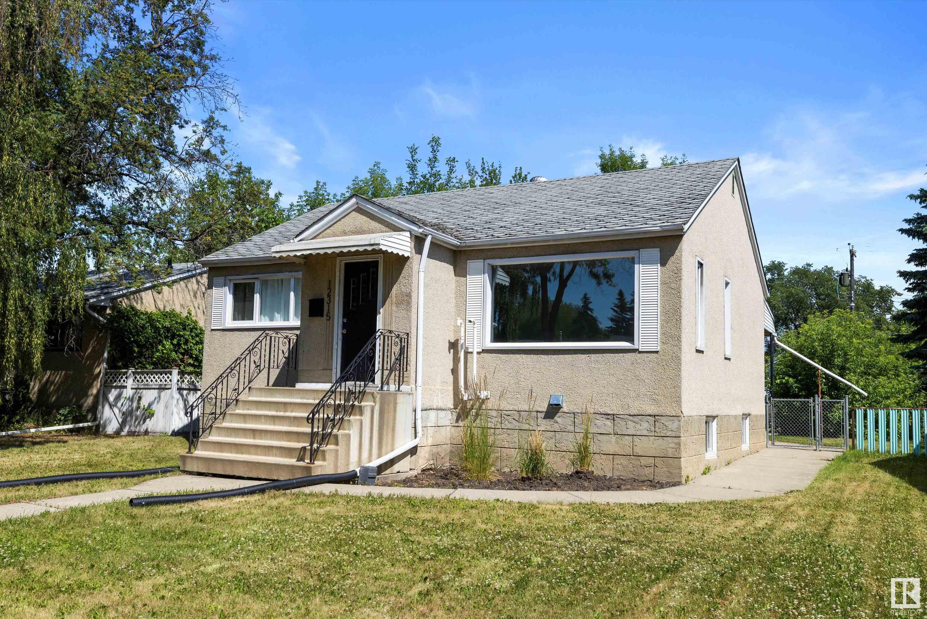 12315 129 Street, Edmonton, Alberta, T5L 1H5