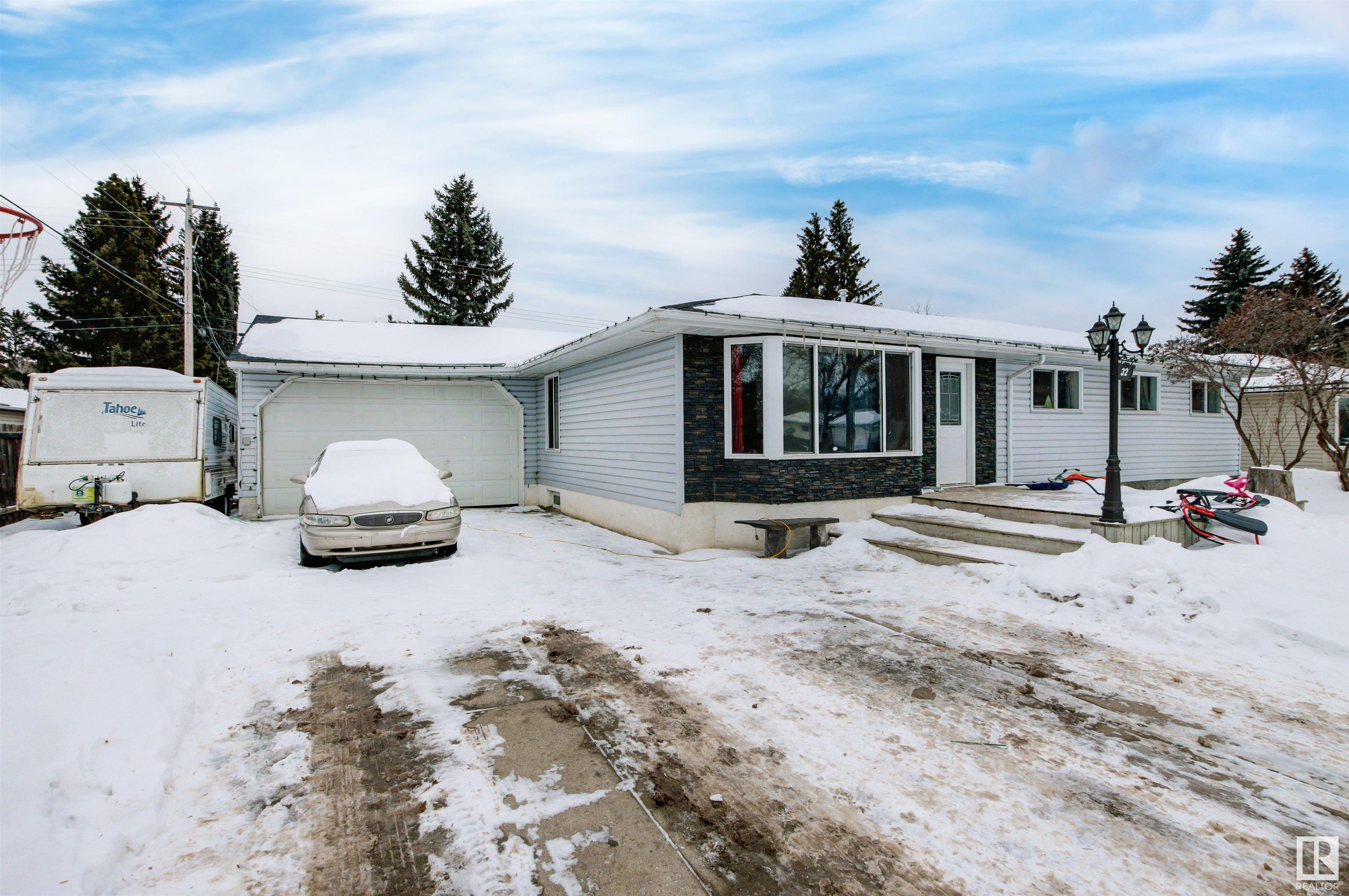 32 Salisbury Avenue, St. Albert, Alberta, T8N 0L9